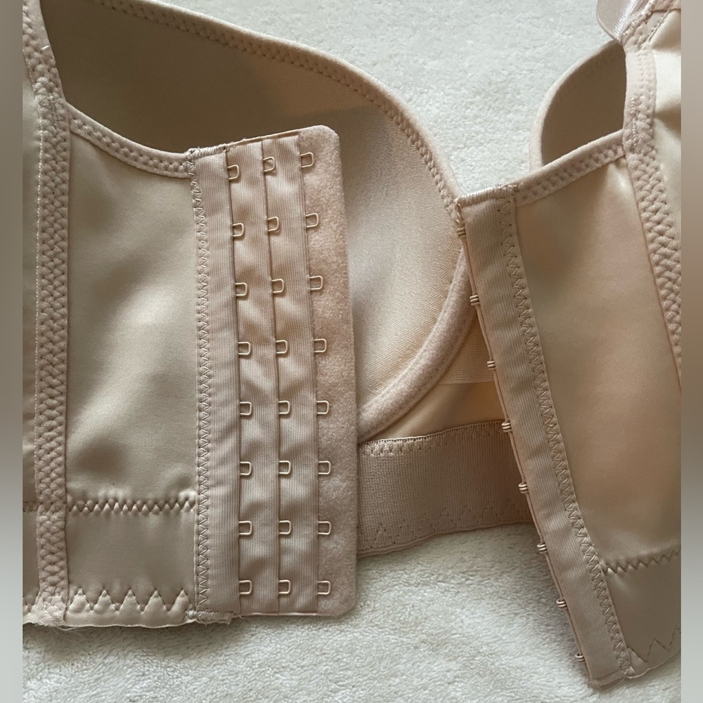 Magic TikTik Viral back hiding bra New Never worn 38C push-up back smoothing